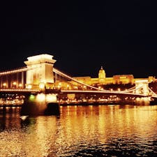 ドナウ川のほとりから