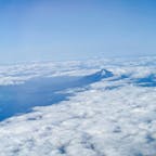帰りの飛行機から見えた利尻島
いつか礼文島とセットで行きたいな〜