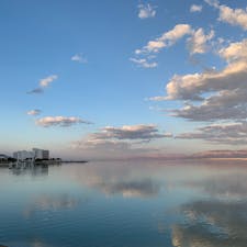 イスラエル死海湖岸