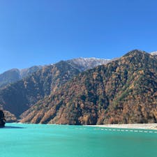 高瀬ダム、本当に綺麗なエメラルドでした😊
初めてダムカード貰ったけど集めたくなりますね♪