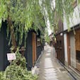 京都八兵衛明神

京都四条河原町みずほ銀行の西側の細い道を北へ向かうと柳小路と言う又細い道の中ほどに京都八兵衛明神は有ります。

知る人ぞ知ると言う小さな祠です。

#サント船長の　#小さな祠