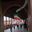 イタリア　ヴェネト州　バッサーノ・デル・グラッパのポンテ・ヴェッキオ(古い橋)
グラッパの生産地です。
リンクされている地図がフィレンツェのポンテ・ヴェッキオになってますよ〜違いますよ〜