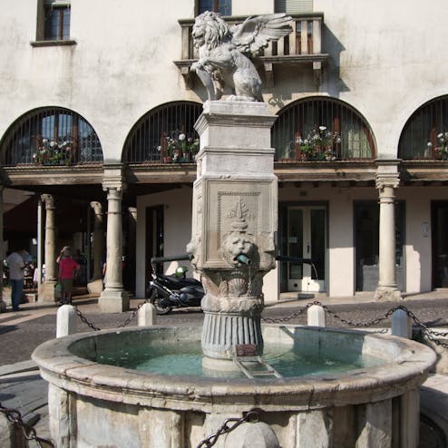 フォンターナ・マッジョーレ（アゾロ）