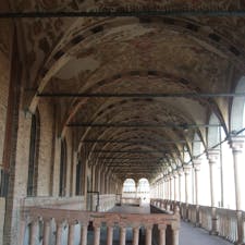 パドヴァ　ラジョーネ宮殿の二階回廊