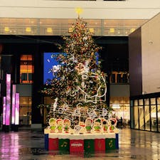 スヌーピーミュージアムがある南町田のグランベリーパークは、ツリーもスヌーピー仕様🎄
