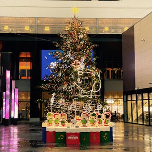 スヌーピーミュージアムがある南町田のグランベリーパークは、ツリーもスヌーピー仕様🎄