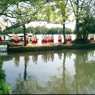 大覚寺　大沢池
大沢池は全体が時代劇の撮影の聖地で必ずと言っても過言でない場所です。
前の池は放生池で奥が大沢池

#サント船長の写真　#京都三大池　#時代劇撮影地
