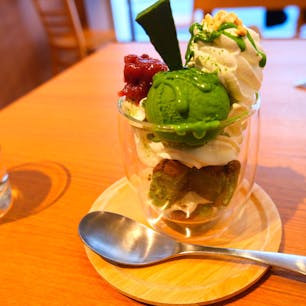 京都　宇治

伍町カフェ
平等院鳳凰堂前の有名な街からわずかに離れているからか、空いていた。味も店員の雰囲気も良し。