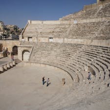 Roman Theatre（ヨルダン）2016.8
過去picから。とにかく暑かったです☀️40度超えでした。それでも湿度は低いので日陰なら過ごしやすいです。（現地の人も日陰に溜まってます）
#nofilter