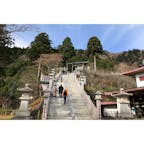 ケーブルカーを降りてしばらく歩くとこの階段！登った先に「大山阿夫利神社」の下社があります。

#神奈川