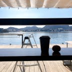 ONOMICHI U2 
コーヒーのお供にミカンを頂きました！(そのあと甘酒andミカンを頂きました)

ホテルあり、レストランあり、お土産屋さんあり。今度は宿泊に来なければなぁと思います。

もともとは広島県の持っていた倉庫で、谷尻誠さんによるリデザインと指定管理による運営で今年で8年を迎えるとか。

瀬戸内のある日常は猫になれそうです。
https://tlbinc.jp