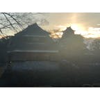 あけましておめでとうございます🐯
１月２日熊本城🏯天守閣からの日の出
手前は復興解体前の戌亥櫓
