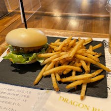 京都　DRAGON BURGER ドラゴンバーガー