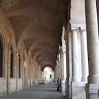 ヴィチェンツァ　確かバシリカ・パッラディアーナという建物の回廊だったと思う