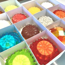 福島【ゼリーノイエ】のきらきらゼリー、中にムースが入っていて、大好き❣️
最後の一人でドキドキしたけど、無事にゲット〜🎶
ホント美味しいから、皆さんに召し上がって頂きたい！


#福島県