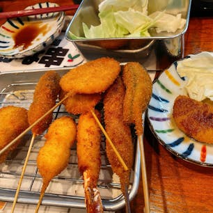 くしかつはな串
きめ細かい衣がサクサクでしかもお安い！
京都駅から近くです。