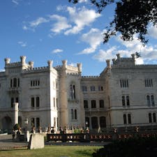 トリエステ郊外のミラマーレ城　ハプスブルク家のお城です