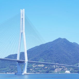 多々羅大橋@しまなみ海道
晴れの日の絶景
サイクリング、ドライブにおすすめ
日本で一番感動の景色まちがいなし