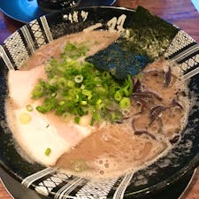 2022/01/30
博多 一双

泡系ラーメンというジャンルを初めて聞きました😳

店まで50メートルはある大通りまで強烈な豚骨のにおいが… 驚き…

とても美味しかったです🤤