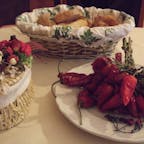 何年も前の写真ですがトリノのレストランにて
テーブルの小物が可愛くて撮りました
パン以外は食べられません