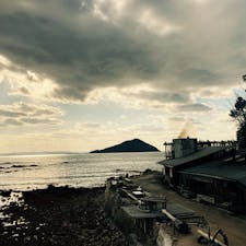 福岡旅行　糸島　塩プリンを食べに
甘じょっぱさがちょうどよくなめらかなプリンがとても合う。とても美味しかった。
そして景色が良い。綺麗な景色を見ながら食べるプリンは最高でした。