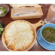 インディアンキッチン　小野原
チーズナンとほうれん草カレー👍