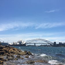オペラハウスは近くよりも遠くから見た方が綺麗。
高校の修学旅行から海外に行けていない。