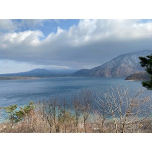 本栖湖
あいにく富士山は見えず🥲
#202203 #s山梨