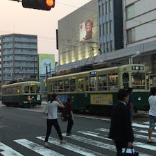 長崎市の路面電車(長崎県)
同じデザインの路面電車が並んでたので(パシャ)