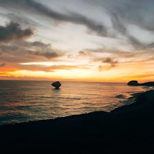 沖縄 読谷村
マーメイド体験が出来る所です🧜‍♀️
洞窟で撮影が出来る所は全国でも数少ないそうですよっ