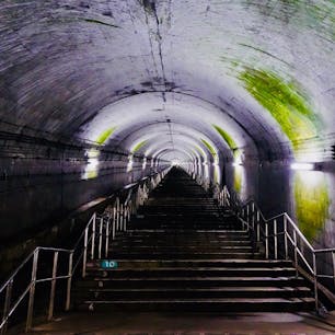 [2018/07]
群馬県、JR土合駅。
日本一のモグラ駅がキャッチフレーズ。
実際に足を運んでみると、驚愕することばかり。
まず本当に深い！そしてトンネルが大きい！これが本当にJRの駅かと感動しました...。