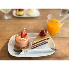 ムッシムパネン

広島にあるケーキ屋さん🍰
みかんジュースも果肉たっぷりで美味しすぎました🍊

#広島#広島グルメ#広島カフェ