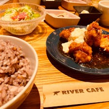 大阪　リバーカフェ
健康志向のカフェ。手頃な値段で味が良い。