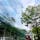 せんだいメディアテーク。
ガラス張りの建物に、空と定禅寺通りのケヤキ並木がきれいに写っています。