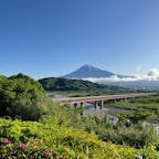 東名高速のSAで撮影した富士山。