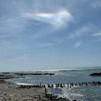 彩雲と日本海、そして佐渡。
関屋浜海水浴場。