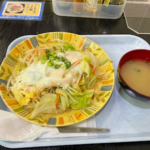 #沖縄本島#那覇空港#空港食堂
沖縄のチャンポンは麺ではなくて、ご飯です🍚