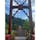 和歌山県有田郡にある蔵王橋に行きました
和歌山では結構有名な吊り橋なので人が多いと思っていましたが、全然空いていました
空の青と山の緑と蔵王橋の赤色が綺麗なコントラストを描いていて圧巻でした