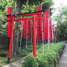 東京都板橋区にある「木下藤吉郎出世稲荷大明神」に行きました

大坂の陣の際、高松半平という浪人が当寺まで落ち延びて「豊臣秀吉の守護神像」を祀ったのが起源であるということです