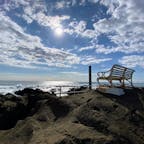野島崎の海べりに設置されてるベンチ。
太平洋に面していて、朝日と夕陽のどちらも見られる場所らしいです🌅