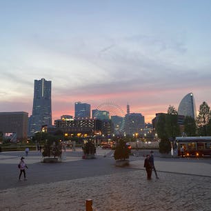 赤レンガから見える景色が凄く素敵でした！

色々なイベントが復活して、外出が楽しくなりますね♪

#横浜　#赤レンガ