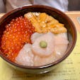 函館朝市の海鮮丼