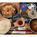 2022年6月18日(土)
ワンランク上の空間と癖になる九州料理で
価値のある空間を提供する獅子丸
柚子胡椒をかけて食べる一口餃子が
ジューシーで美味しかった😋

#鉄鍋餃子定食 #獅子丸 #町田総本店 #九州料理 #町田
#東京 #ランチ