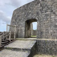 浦添ようどれ
浦添グスクそばにある英祖王のお墓 13世紀なので尚氏よりも古いです
大戦中の激戦地だったそうですが、きれいに修復されています