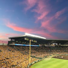 空が美しい甲子園球場