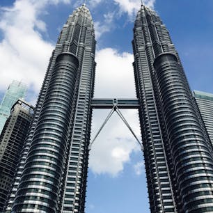 ペトロナスツインタワー
展望台の当日券は売り切れということで、明日以降の券を購入しました。