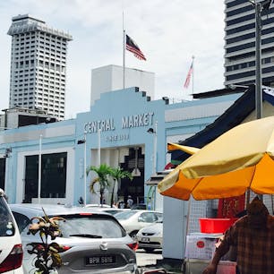 セントラルマーケット
中は冷房が効いていて涼しく、食事やお土産購入など快適に過ごせましたが、トイレが有料なのが残念でした。