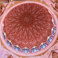 プトラモスク内部の天井

色も模様もかわいすぎます(^ ^)