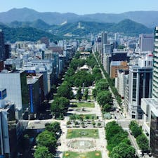 札幌 テレビ塔から大通り公園〜大倉山ジャンプ競技場を望む