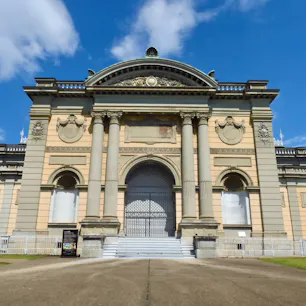 奈良国立博物館
なら仏像館
「ほとけさま」のことを、分かりやすく教えてくださる企画展がありました。ふーん、そうだったのね！的学びが沢山でした。お子さま向けの企画のようでしたが、来場者はしっとりしたご年齢の方が多いようにお見受けいたしました。